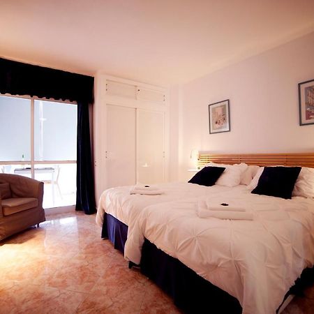Apartamentos Dc Benalmadena Luaran gambar