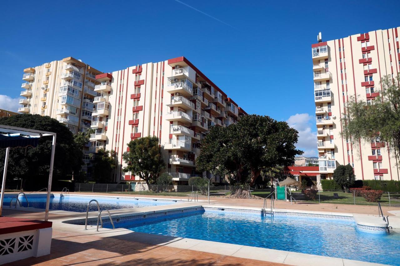 Apartamentos Dc Benalmadena Luaran gambar