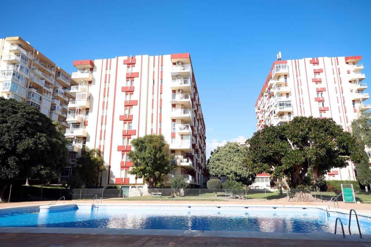 Apartamentos Dc Benalmadena Luaran gambar